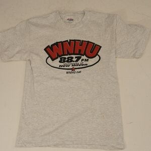 University Of New Haven Radio Station WNHU 88.7 Graphic T Shirt Gray Tee 38" Chs